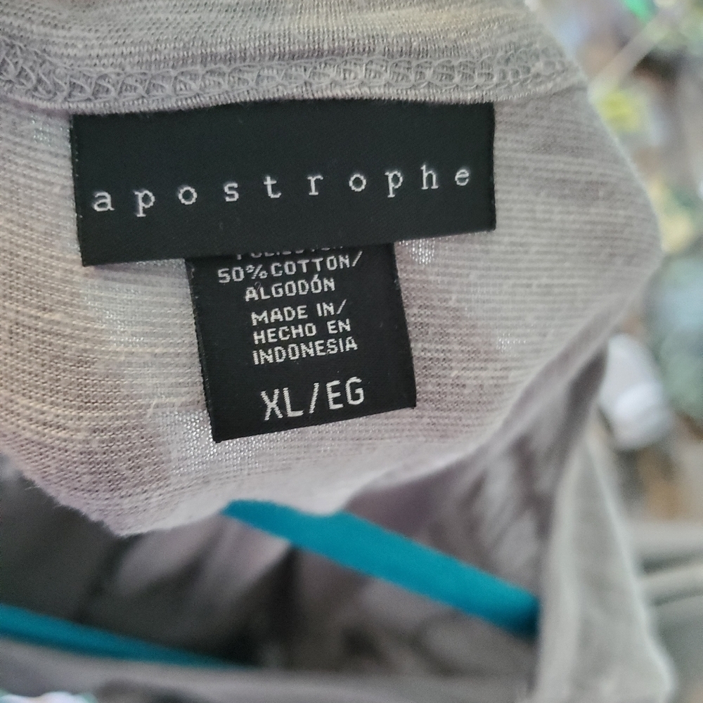 Apostrophe Top - Picture 4 of 8